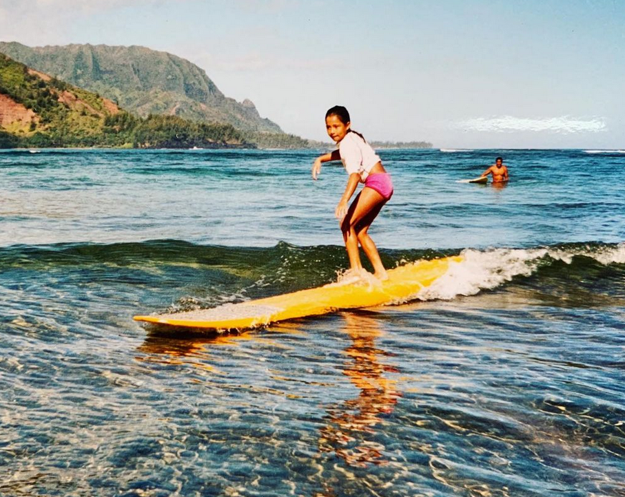 Malia Manuel enfant surf